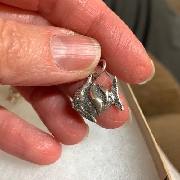 🐠Tropical sterling silver Angel fish pendant 🐠 - Picture 2 of 4